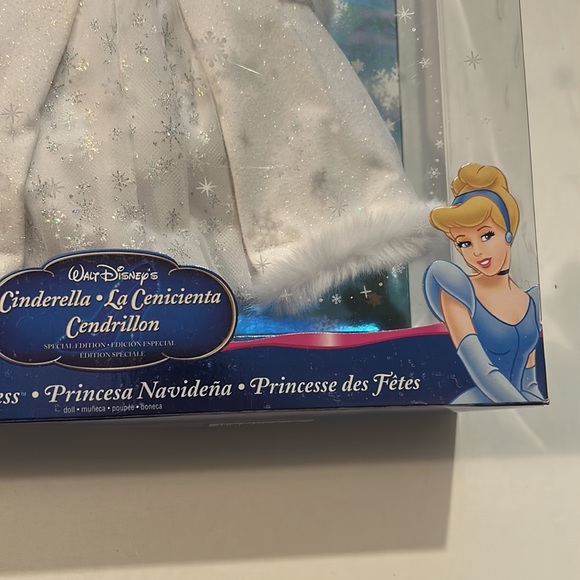 HOLIDAY CONDERELLA PRINCESS - Picture 3 of 7